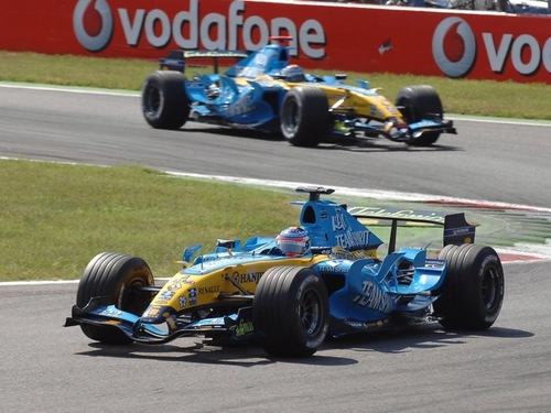 2006-Renault-F1-R26-Front-And-Side-Duo-1920x1440.jpg